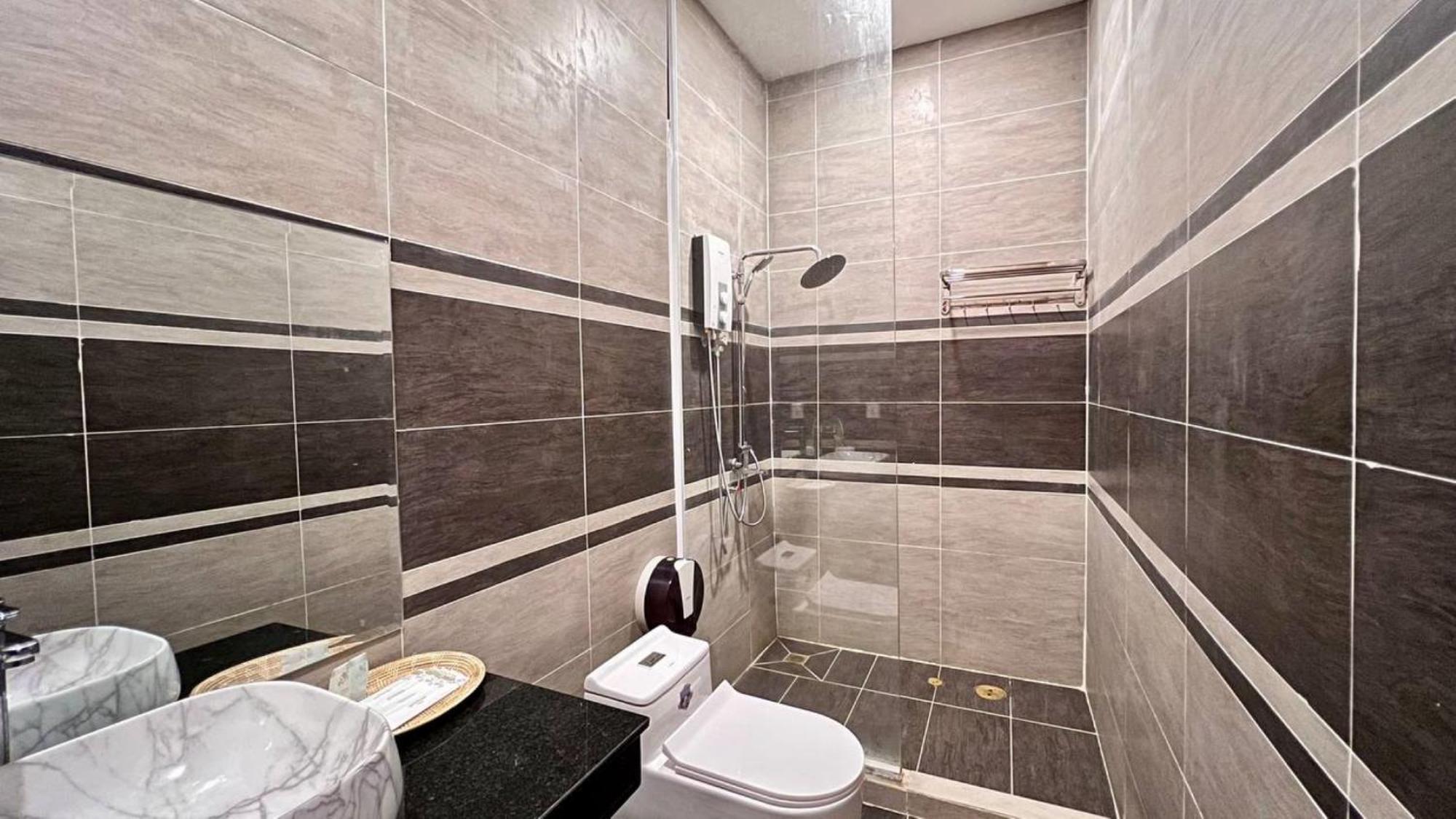 Nyna Villa Guesthouse カンポット エクステリア 写真